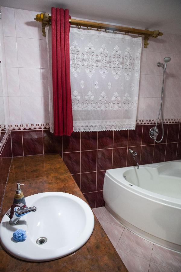 Ferienwohnung Miedzy Owcami Sromowce Wyzne Exterior foto